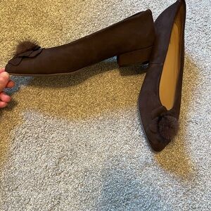 Sesto Meucci Vintage Brown Suede Low Heel Flats with Fur Pom Size 9.5M EUC
